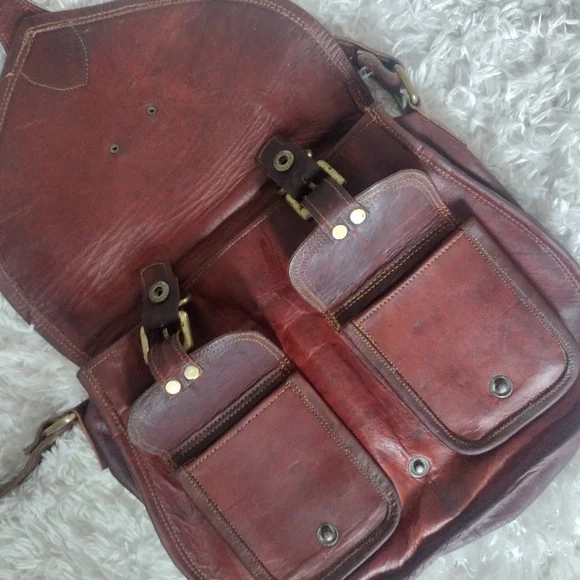 Urban Swaggr Leather Unisex Buckle Satchel Crossbody Bag - Picture 6 of 8